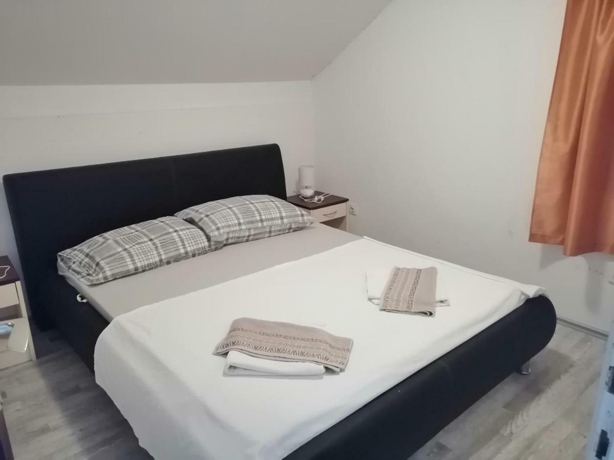 Apartmani Petra Vrsi Exterior foto